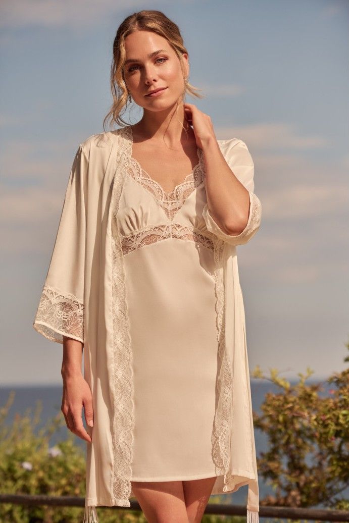 Kimono 1244 con pizzo in raso